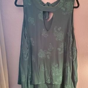 Torrid sz 3 green short sleeve blouse
